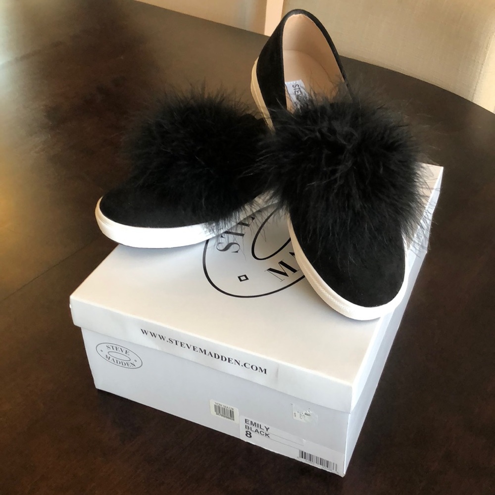 New In Box: Steve Madden Emily Feather Slides